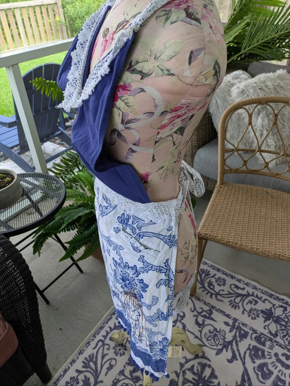 Vintage Apron by Sur La Table 🐦